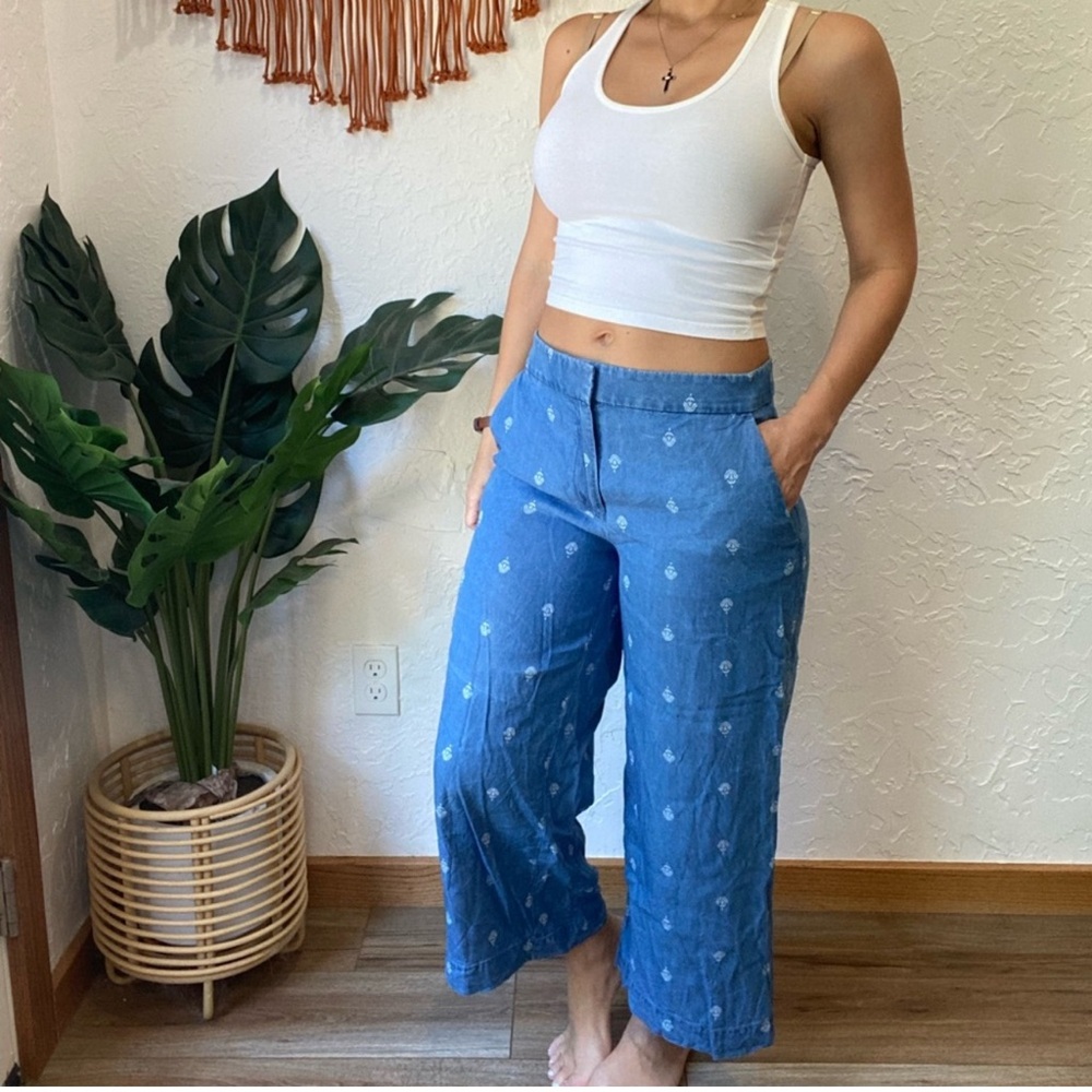 LOFT • High Rise Chambray Cropped Pants Size 4